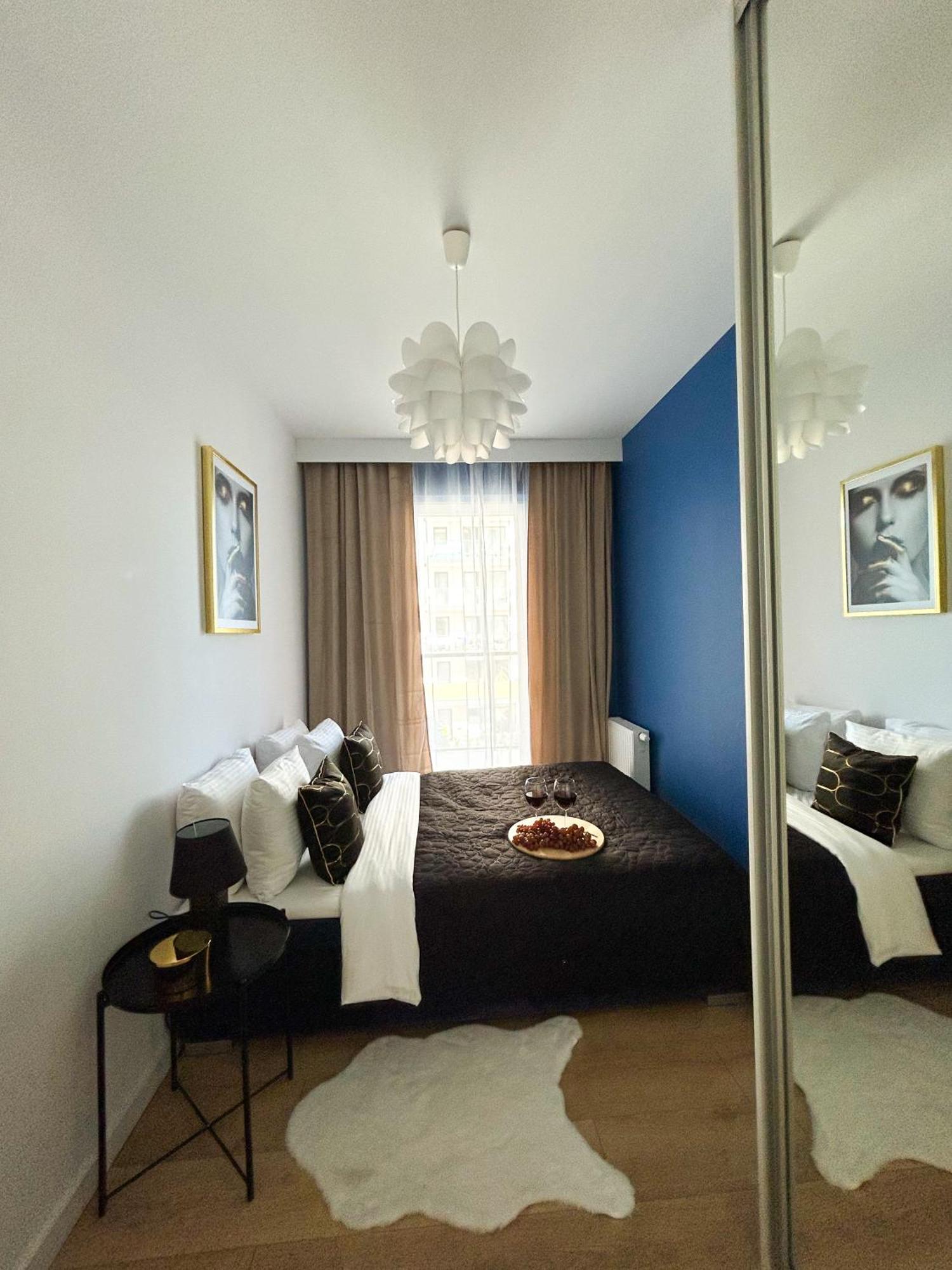 Lumina Stylish 3-Room Apart With Balcony Лодз Екстериор снимка