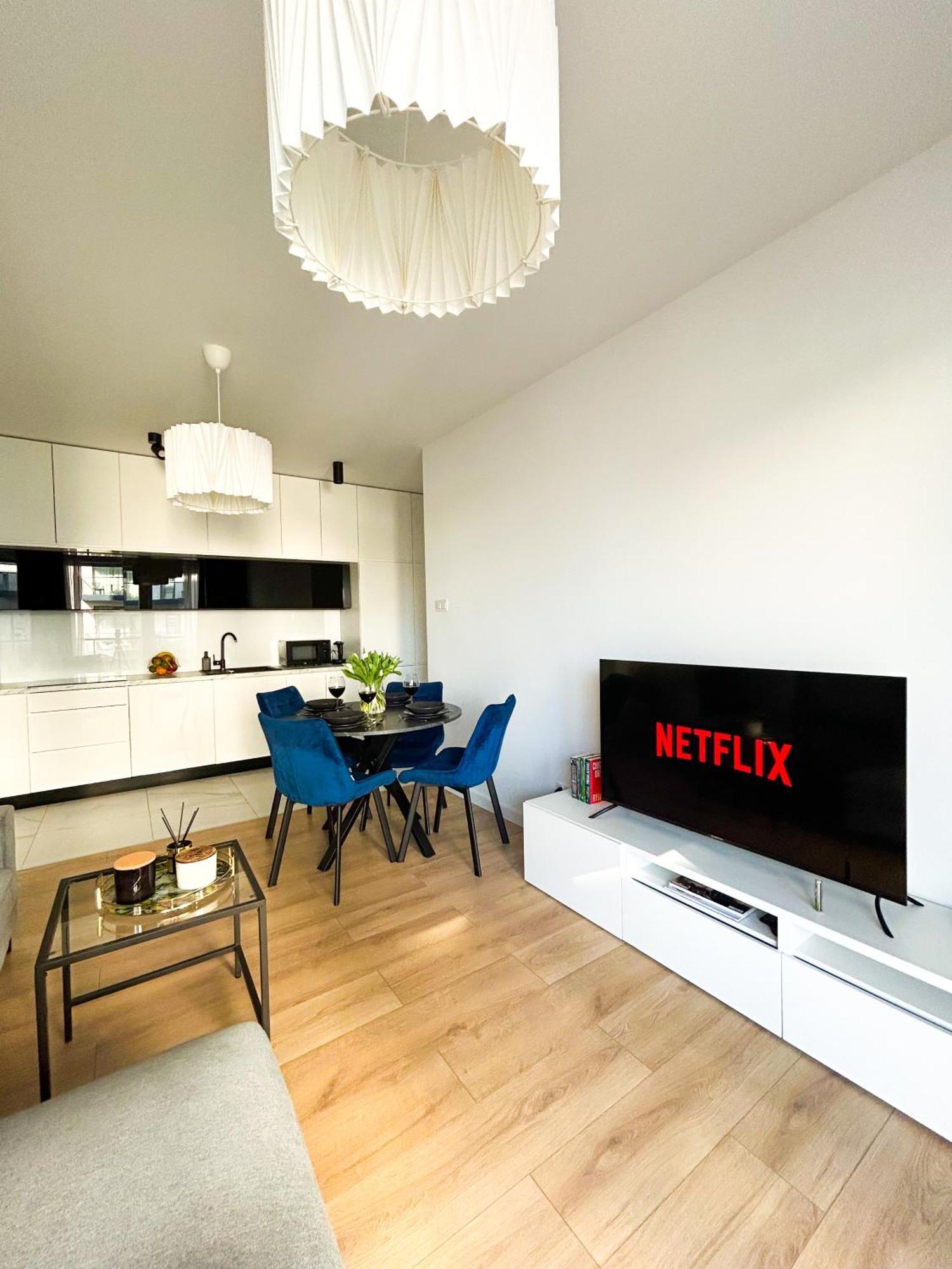 Lumina Stylish 3-Room Apart With Balcony Лодз Екстериор снимка